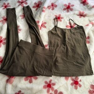 Forever 21 olive green spaghetti strap & leggings set 🫒